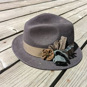 Eddie Bauer wool hat